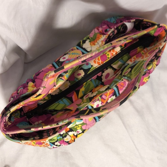 Vera Bradley Quilted, Floral Colorful, fun Purse! - Picture 7 of 9